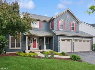 0N611 W Weaver Cir, Geneva, IL 60134