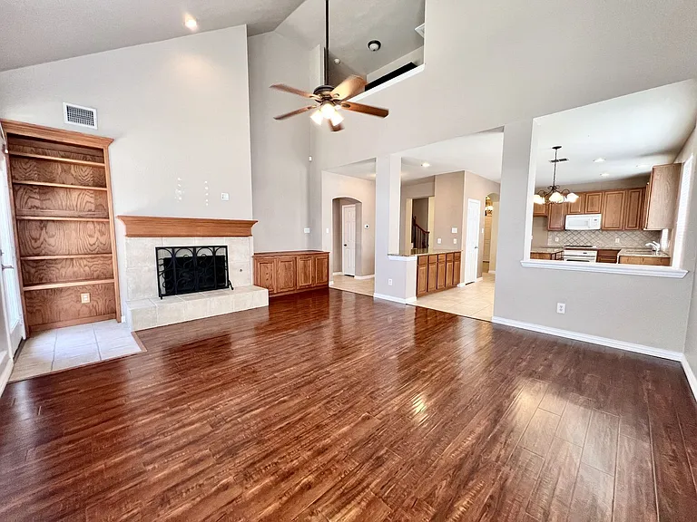 2902 Cedar Wood Dr — Photo 13