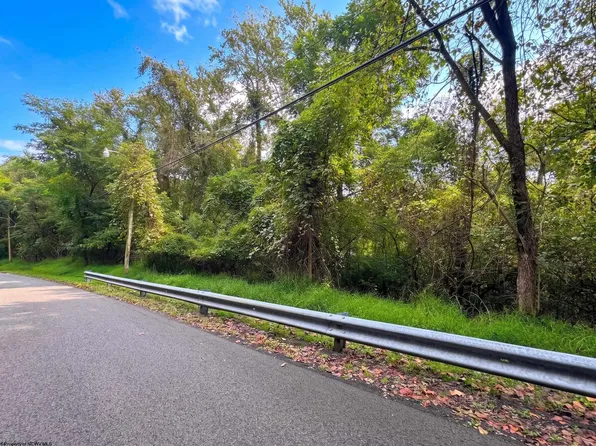 2 Oregon Ave, Fairmont, WV 26554