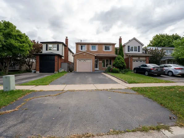 2247 Silverbirch Ct, Burlington, ON L7M 3H4