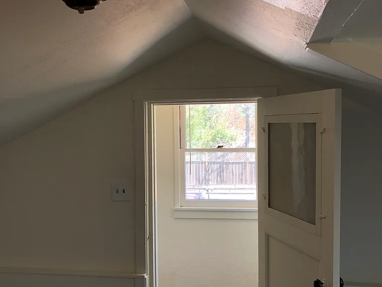 352 Clark Way — Photo 16