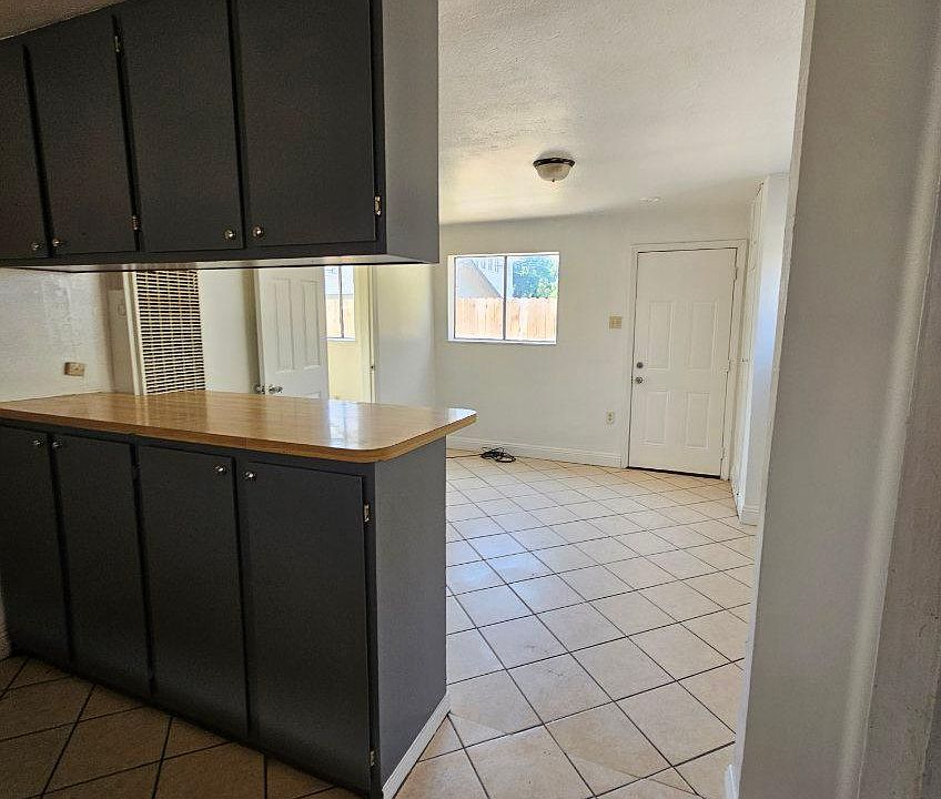 2nd image of 3220-3226 N F St #3224