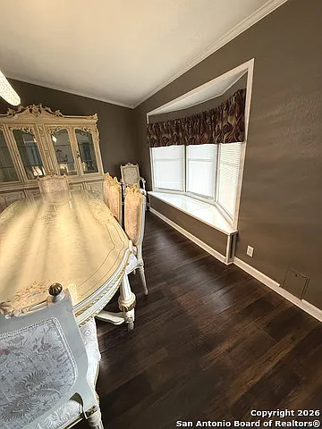 212 Thornton Ln — Photo 5