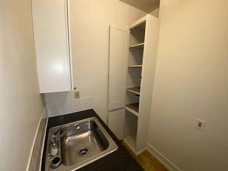 2409 NE Martin Luther Xing #201 — Photo 5
