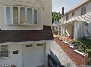 4 Lee Ct, Great Neck, NY 11024