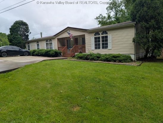1718 Crawley Creek Rd, Chapmanville, WV 25508