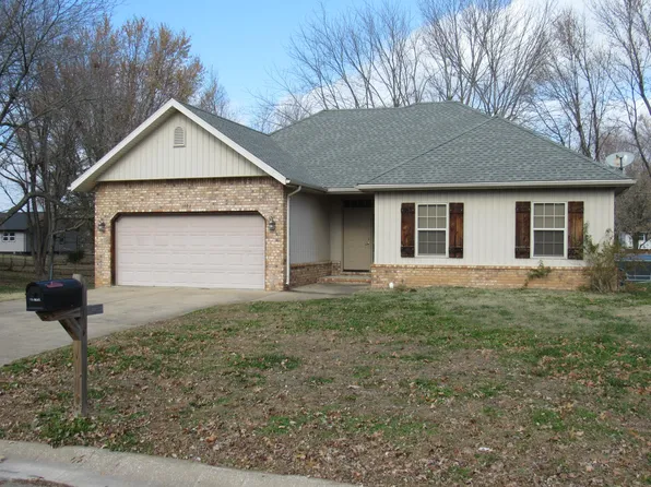 1023 W Ridgecrest Avenue, Republic, MO 65738