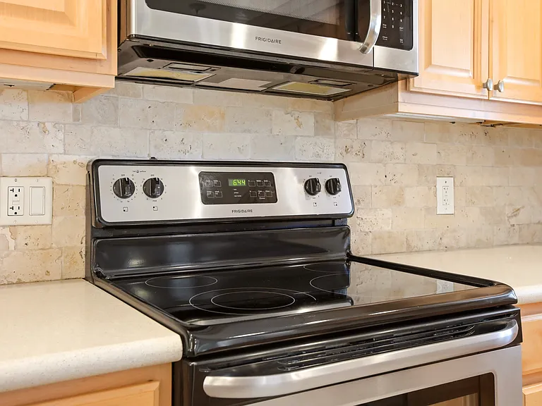5610 Creekwood Dr — Photo 13