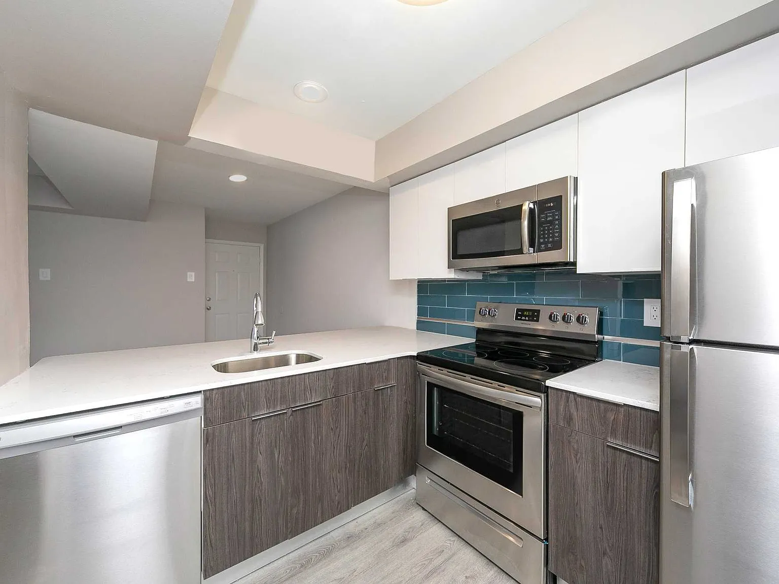 Lincoln Green — Photo 1