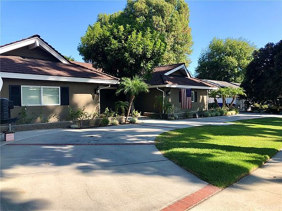 3rd image of 9844 Tunney Ave