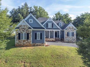 2425 Forest Dr, Waynesboro, VA 22980