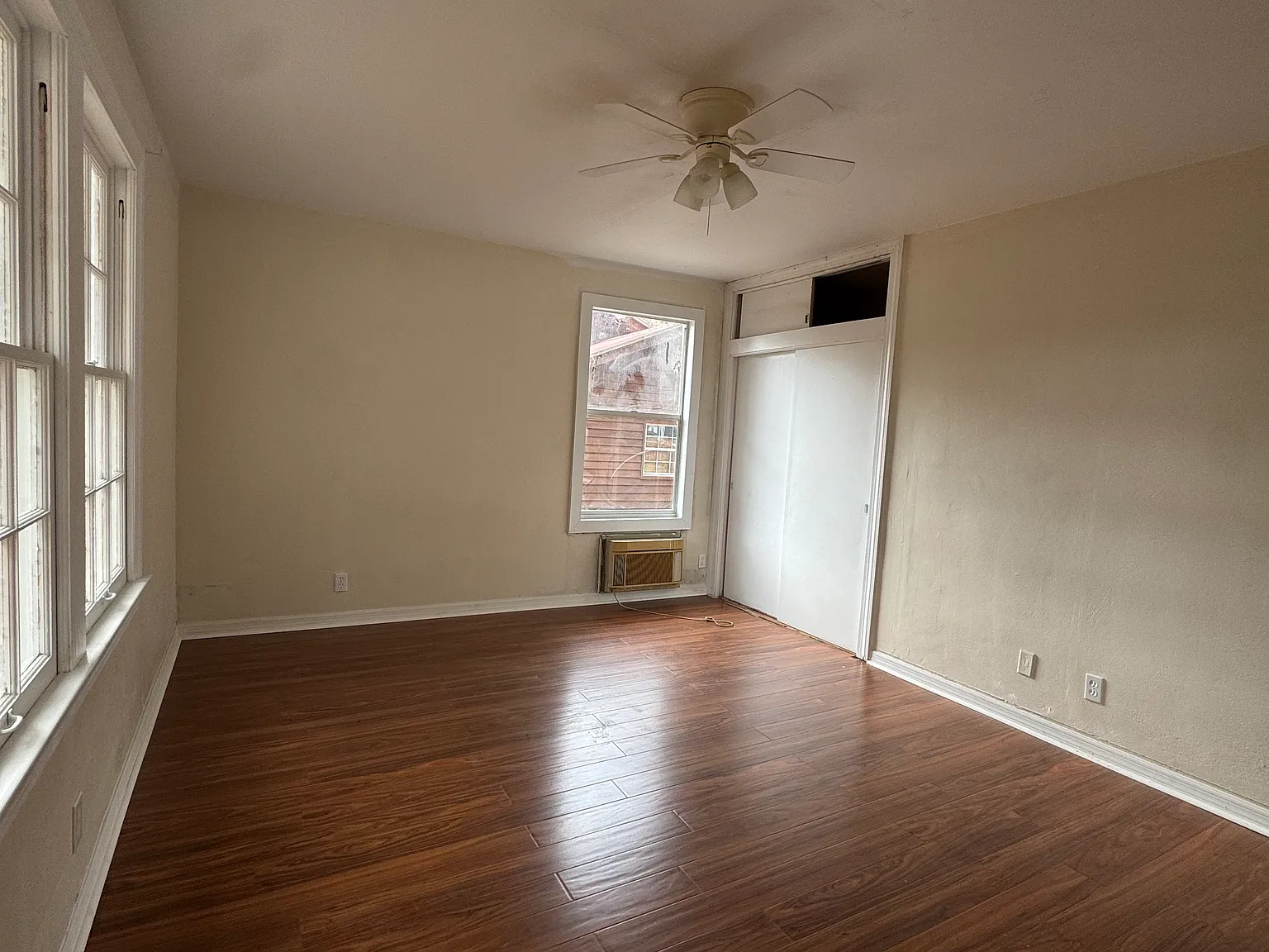 2 bed, 1063 sqft, $1,350 — Photo 3