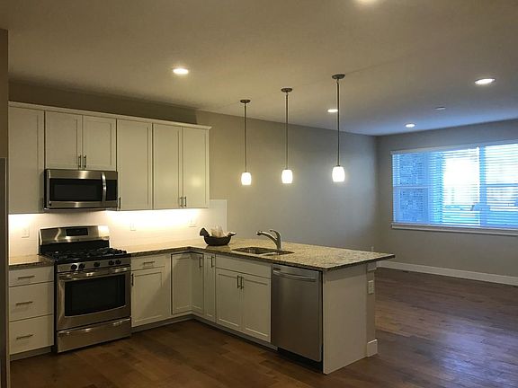 Kitchen & Living Area