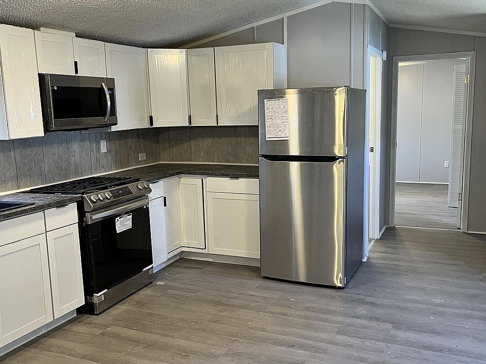 Fully Updated Kitchen with Brand New Appliances