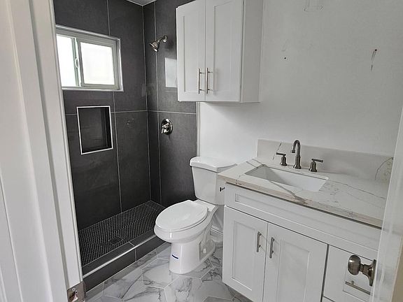 5th image of 821 Arcadia Ave APT 13