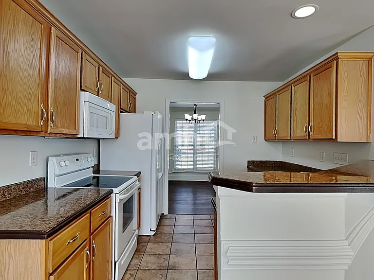 3437 Continental Dr — Photo 3