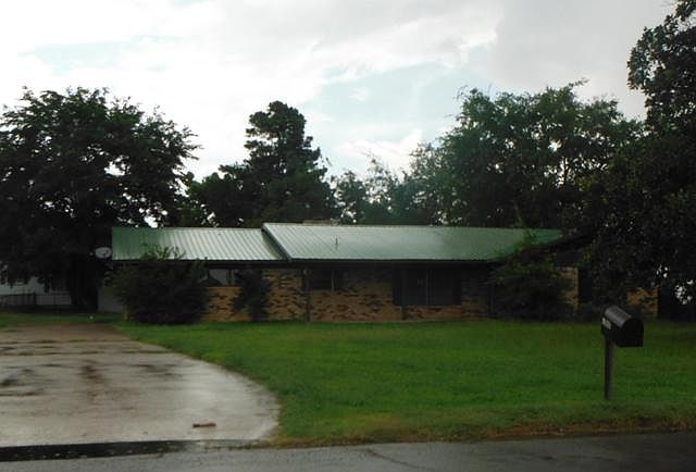 1st image of 1305 College St