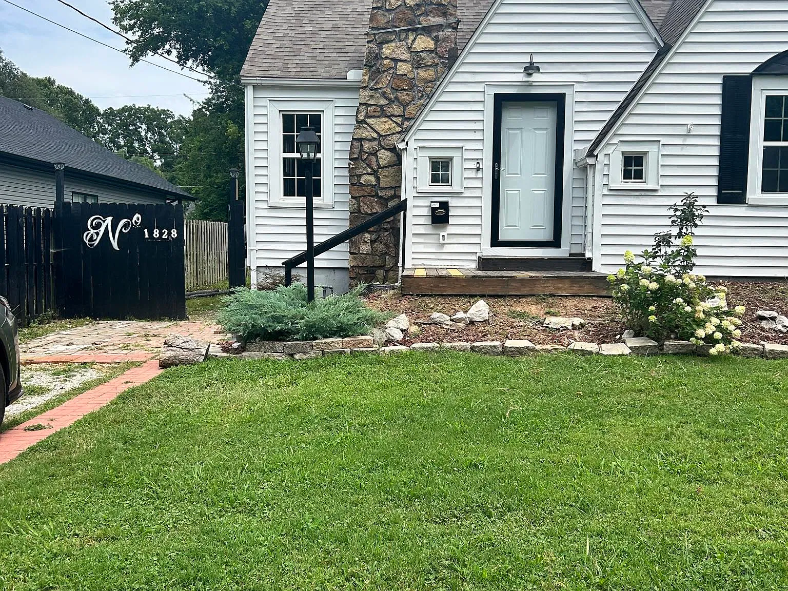 2 bed, 1000 sqft, $1,450 — Photo 3