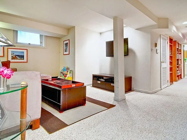 4617 Arkansas Ave NW — Photo 10