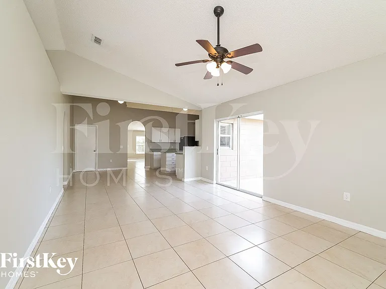 11 Coventry Ct — Photo 5