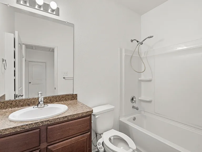 718 Crystal Lakes Dr — Photo 17