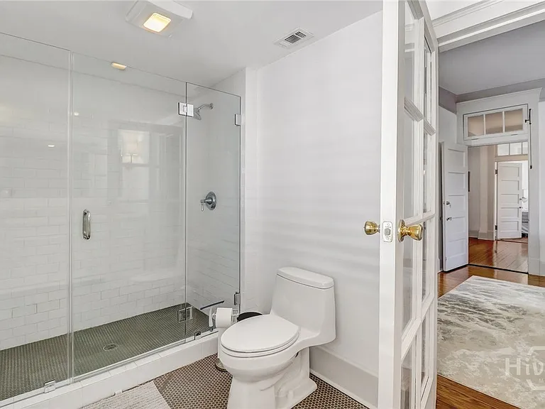 602 E Victory Dr — Photo 28