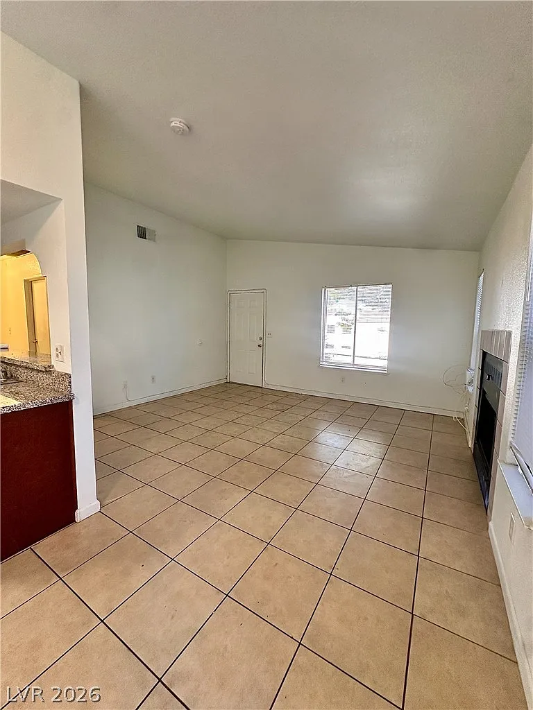2 bed, 2.0 bath, 1000 sqft, $1,300 — Photo 3