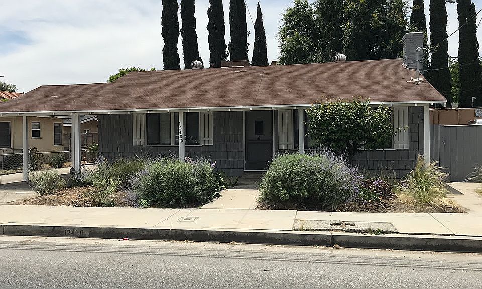 1st image of 12420 Oxnard St