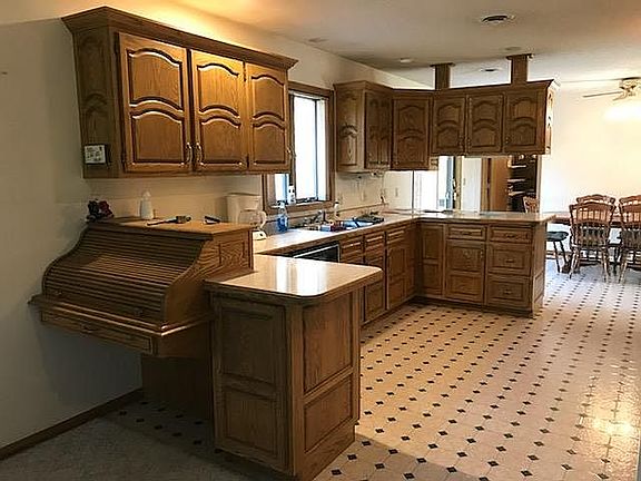 5th image of 1011 Lincoln Ave