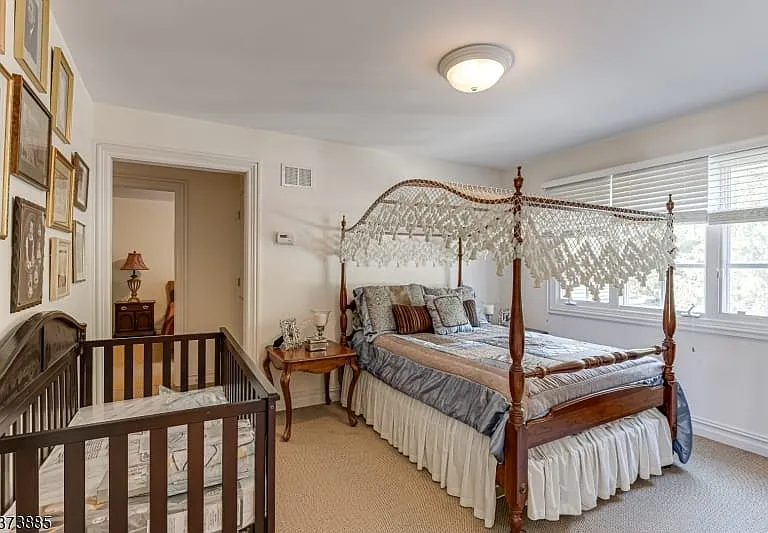 21 Stoningham Dr — Photo 31
