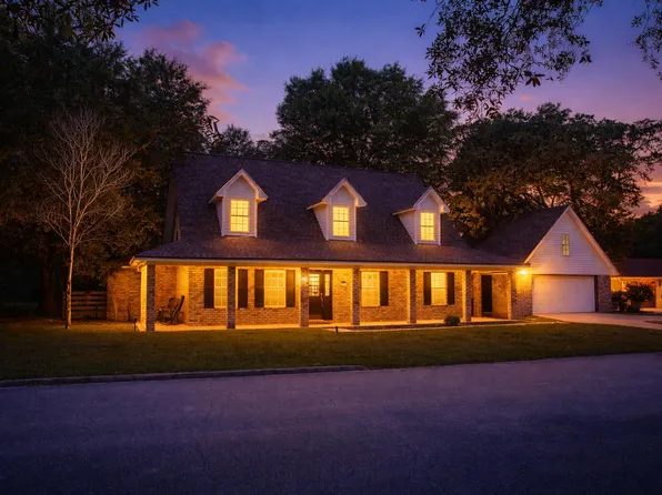 329 Skyline Cir, Crestview, FL 32539