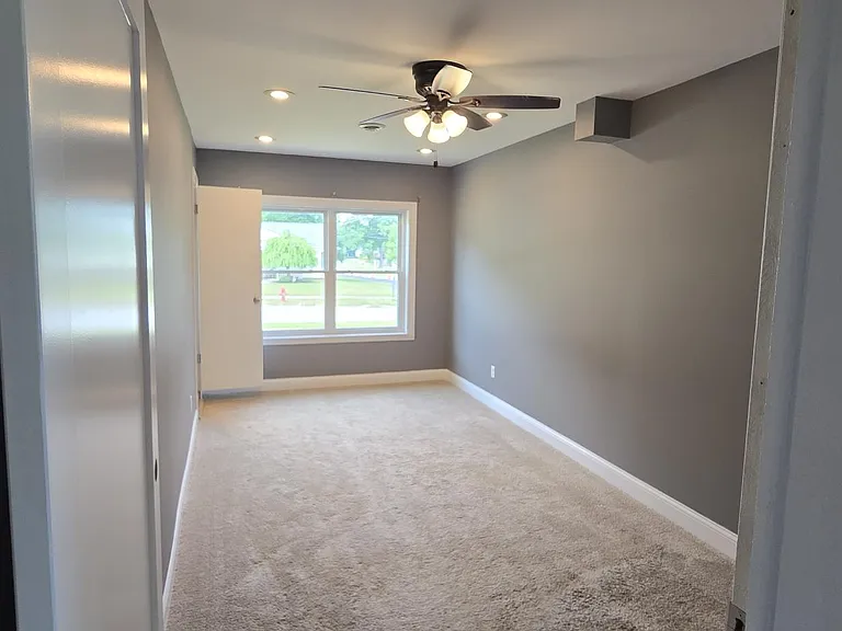 1101 Eastwood Ave — Photo 8