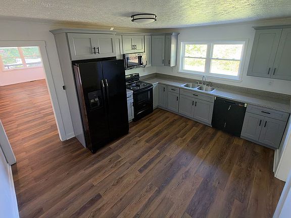 2nd image of 1505 Gordon St