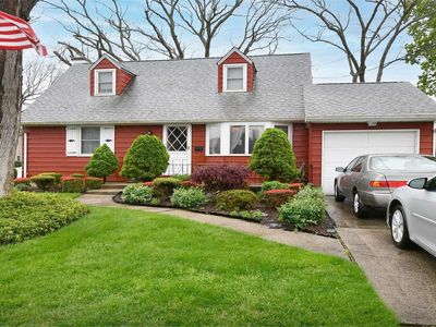 240 Toronto Avenue, Massapequa, NY, 11758