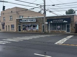 305 Waldo St, Copiague, NY 11726