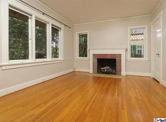 2nd image of 4433 Oakwood Ave