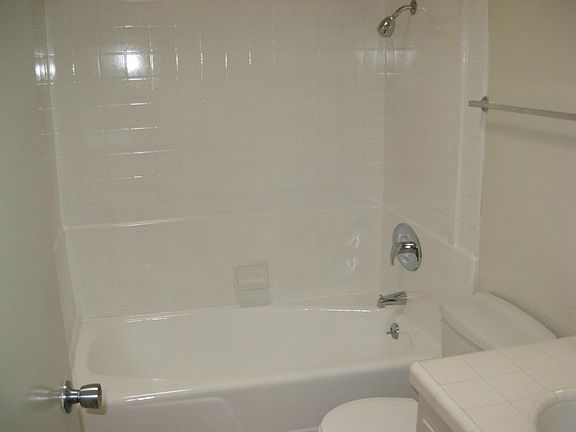 3rd image of 1829 Malcolm Ave #7