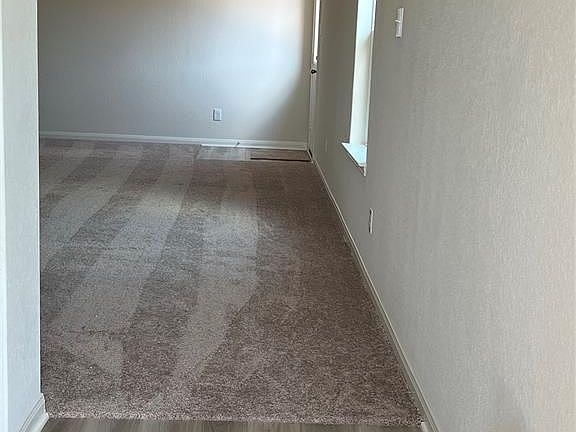 5th image of 413 Amberwood Park Dr