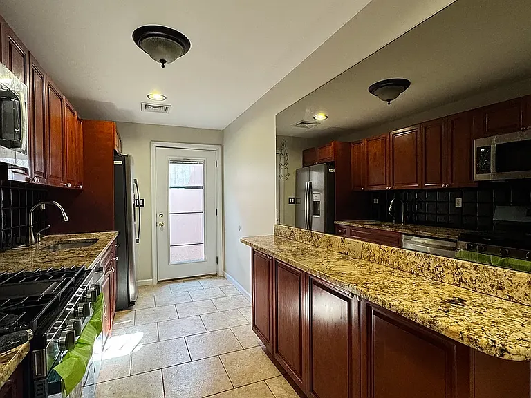 60 Hausman St #1 — Photo 16