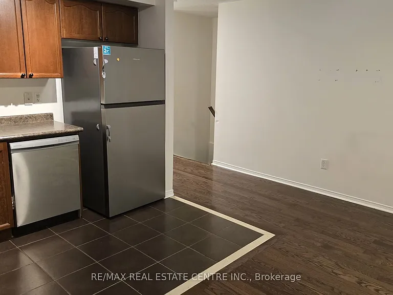 3985 Eglinton Ave W #8 — Photo 11