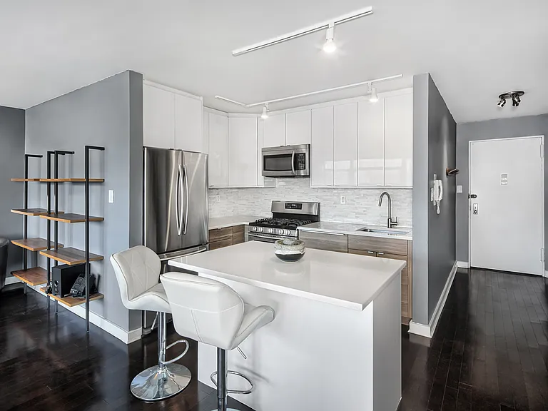 6050 Boulevard East #5E — Photo 7