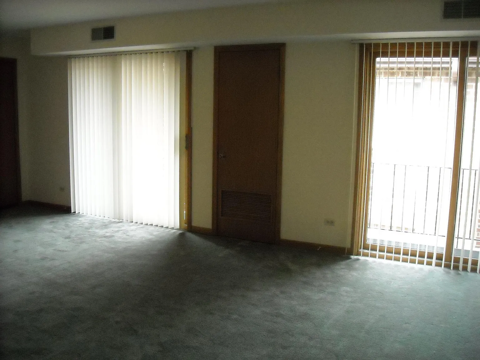 2 bed, 1200 sqft, $1,900 — Photo 4