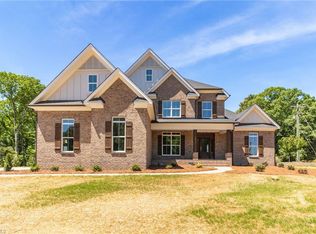 4011 Estate Dr, Lewisville, NC 27023