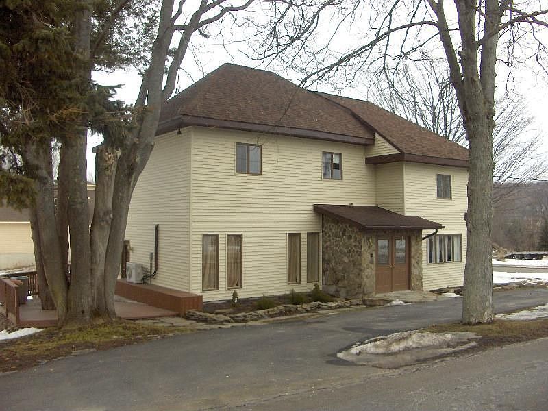 2nd image of 343 Simrell Rd