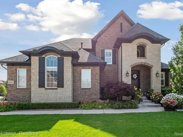 60872 Stonecrest Dr, Washington, MI 48094