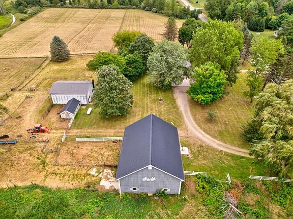 5th image of 373 E Millington Rd