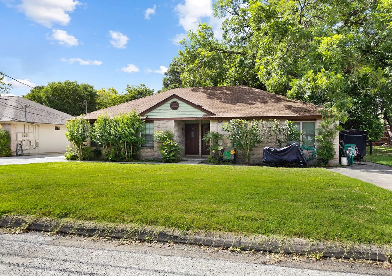 Charming 2-Bedroom Home in Boerne, Texas: Your Cozy Retreat Awaits! — Photo 1