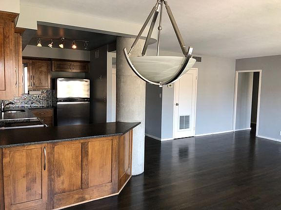 4th image of 803 W 48th St APT 901
