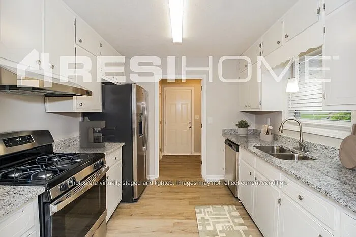 3 bed, 2.0 bath, 1350 sqft, $1,725 — Photo 4