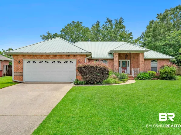 33300 Woodlands Dr, Lillian, AL 36549